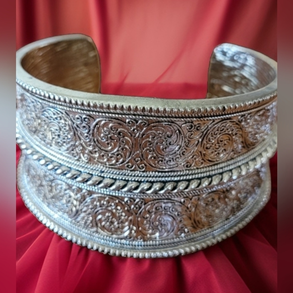 Vintage Ornate Gold Tone Wide Cuff Bracelet Filigree Scrollwork Statement Boho